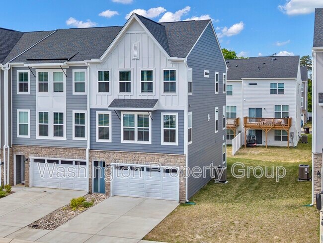 Foto del edificio - 4013 Singerville Ct