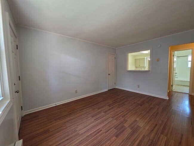 Building Photo - DVI122#-DJ