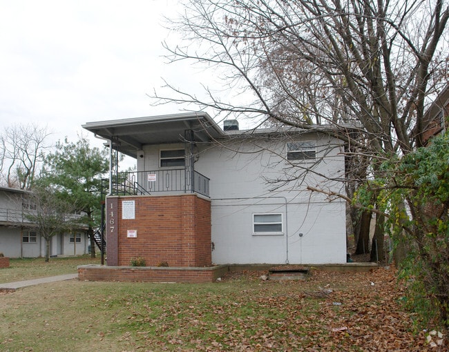 Building Photo - 1467 E Mound