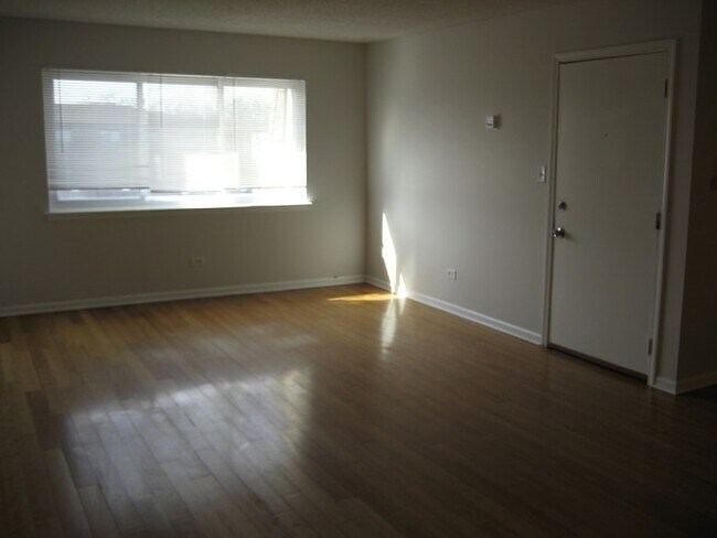 Foto del edificio - 1424 Carol Ct