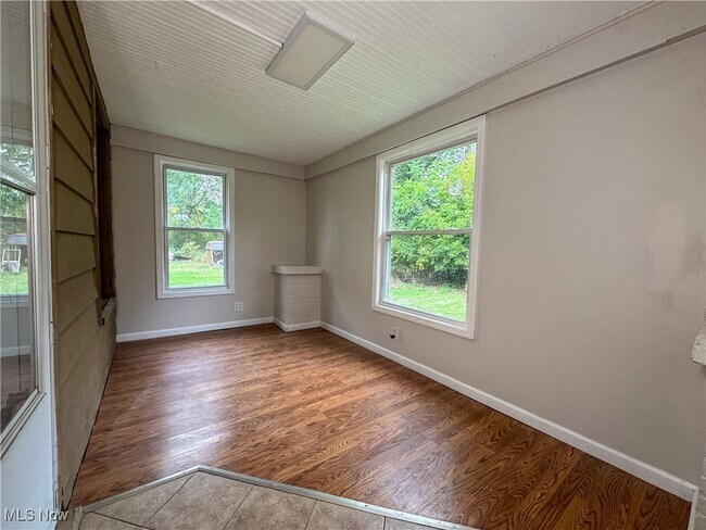 Foto del edificio - 2957 Greenfield Ave