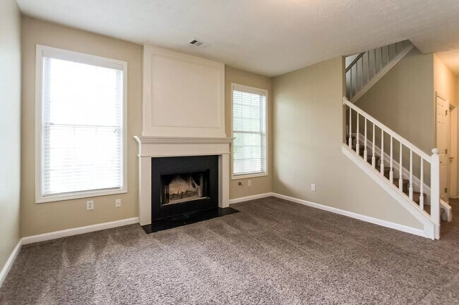 Building Photo - 1218 Everwood Dr SW