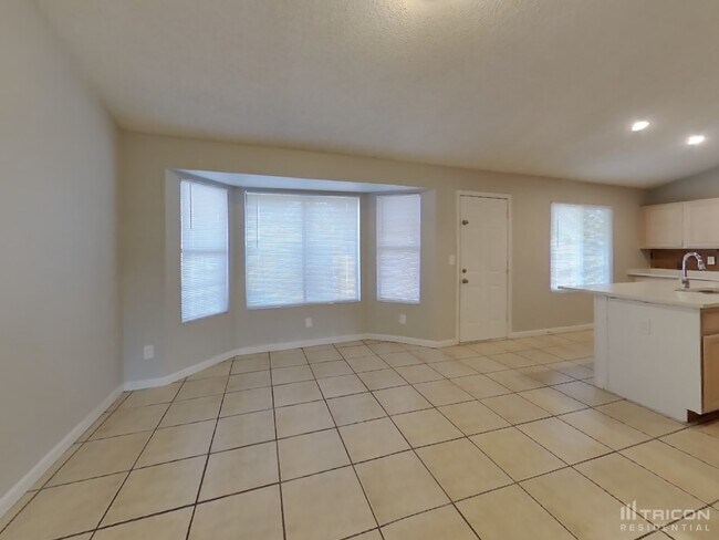 Foto del edificio - 669 W Barrow Dr