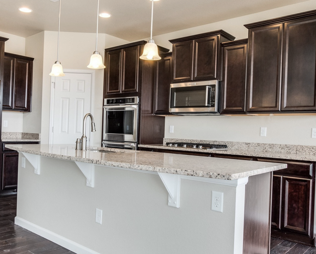 Building Photo - Gorgeous 3 Bed 3 1/2 Bath House in Ketcher...