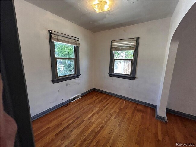 Foto del edificio - 2111 S Emerson St