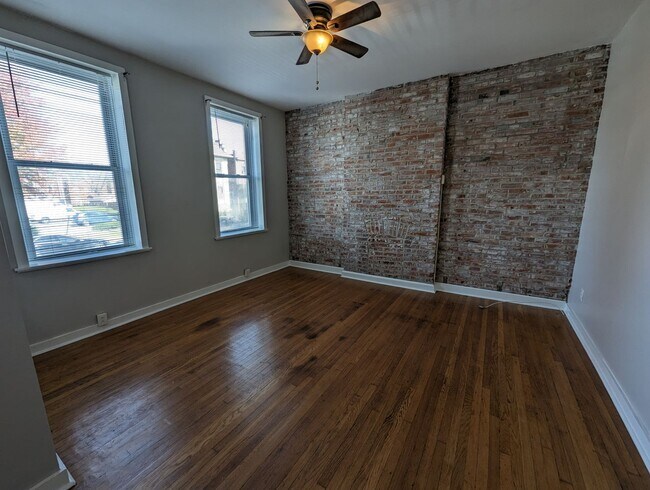 Building Photo - 3518 Juniata