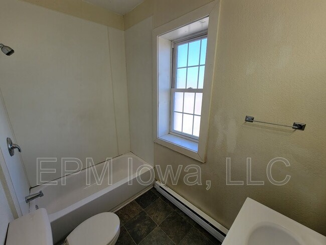 Foto del edificio - 727 W Park Ave