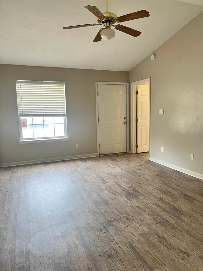 Foto del edificio - 4108 Mission Trace Blvd