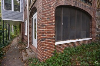 Building Photo - 509 Claire Dr NE