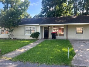 Building Photo - 112 Redwood Dr