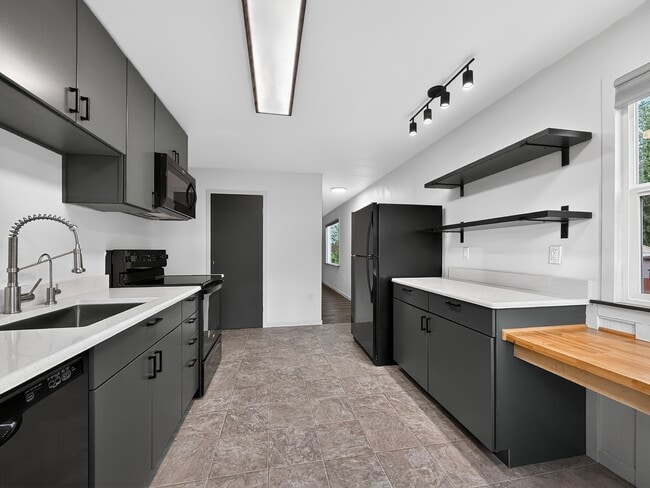 Building Photo - 12705 Evanston Ave N