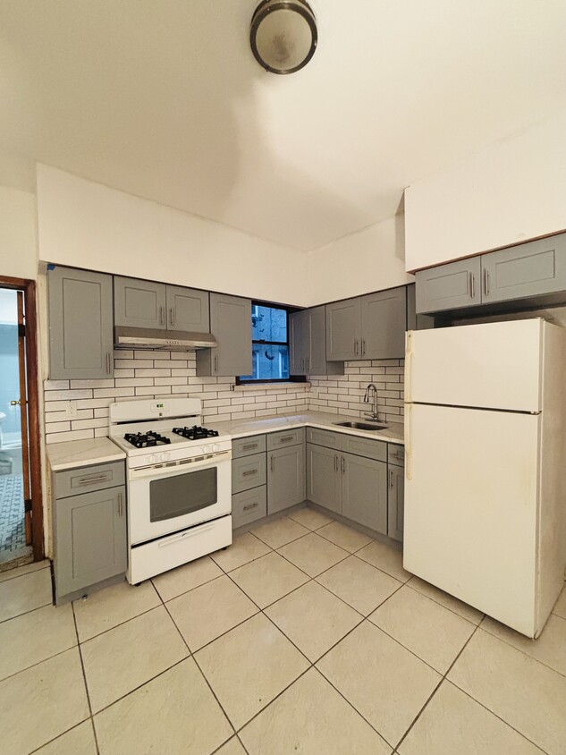 Primary Photo - 739 Harrison Ave