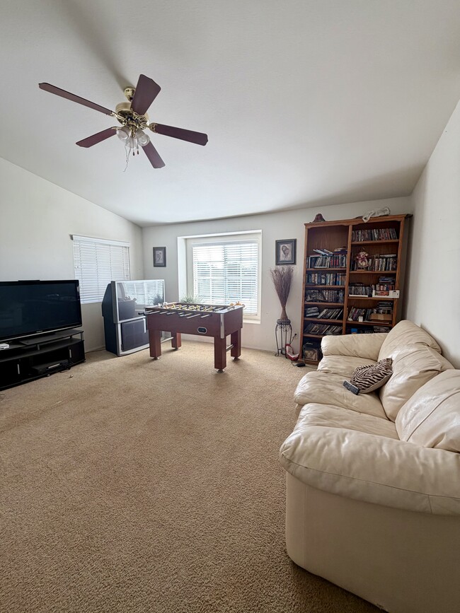 Building Photo - 10095 Kings Ct