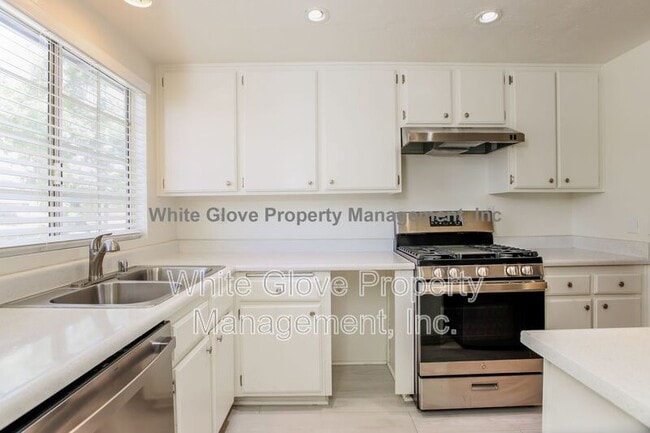 Foto del edificio - 205 S Redwood Ave
