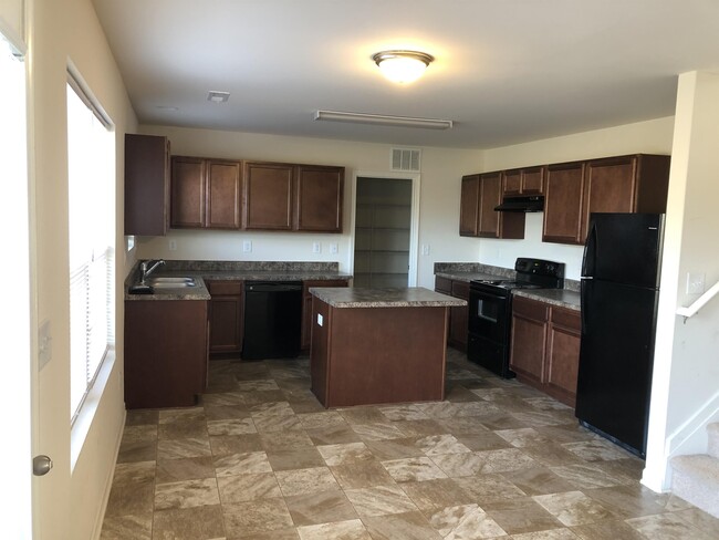 Building Photo - 104 Mulligan Dr