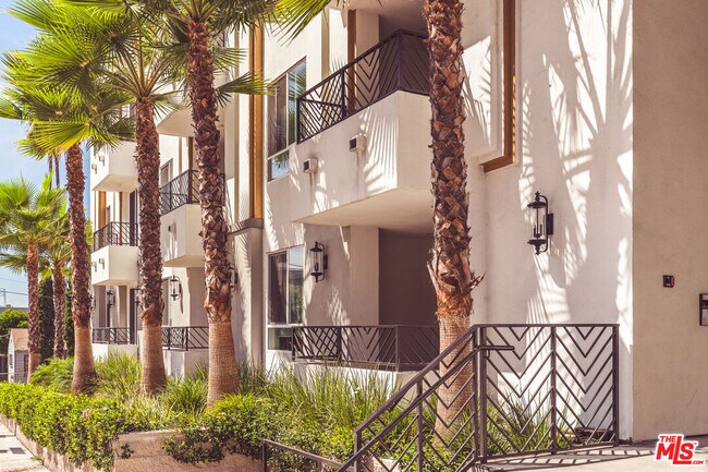 Building Photo - 1759 N Gower St