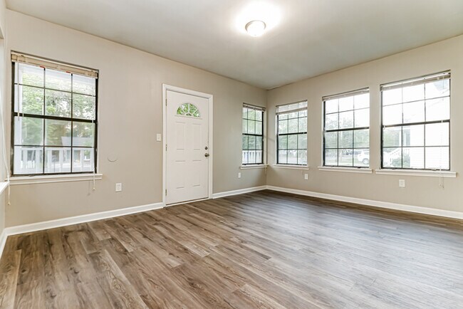 Foto del edificio - 2973 Bolton Rd