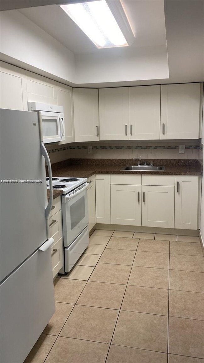 Foto del edificio - 200 NE 45th St