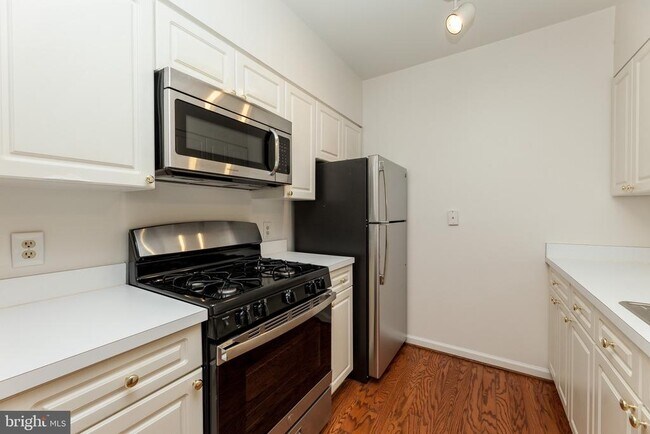 Foto del edificio - 2204 Westcourt Ln