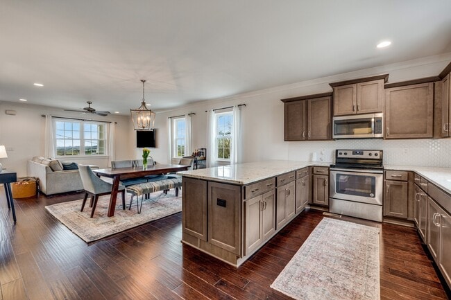 Building Photo - 721 Jones Park Ct
