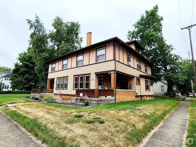 Building Photo - 331 N North St