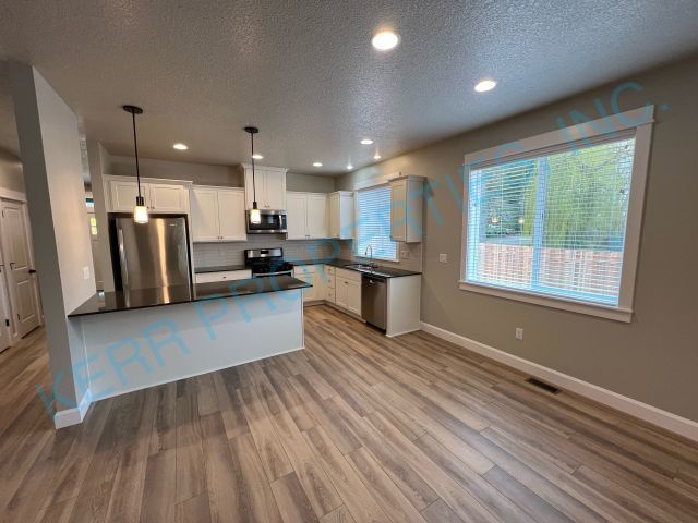 Building Photo - Charming 4-Bedroom Home with 2 Full Baths in the Heart of Oak Grove – 1709 Sq Ft of Comfort!