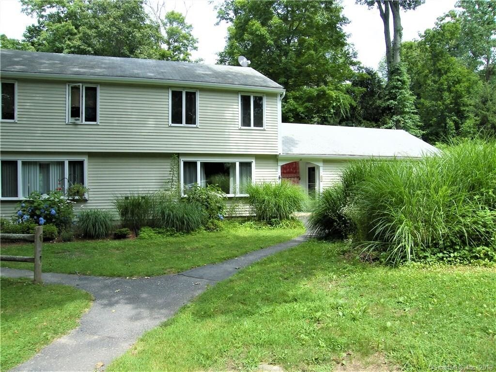 20 Comstock Ave Unit 2C, Essex, CT 06442 Condo for Rent in Essex, CT