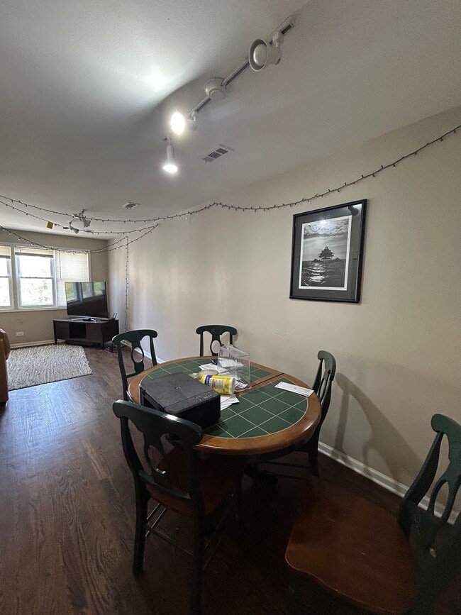 Photo - 1505 W Huron St Apartment