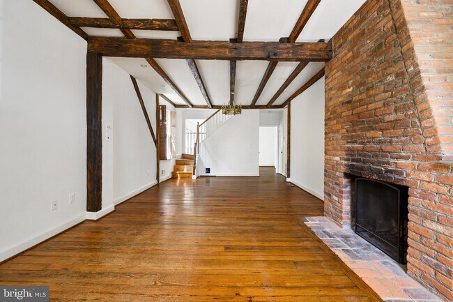 Building Photo - 407 S Royal St