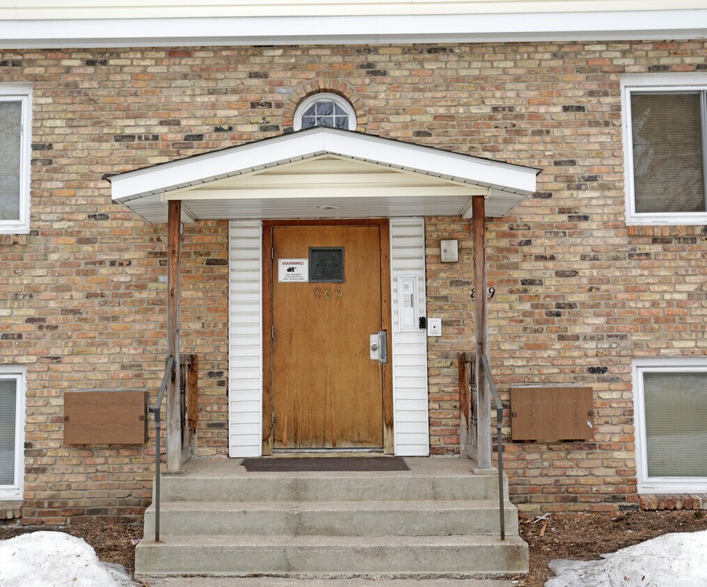 Foto del edificio - 869 Sherburne Ave
