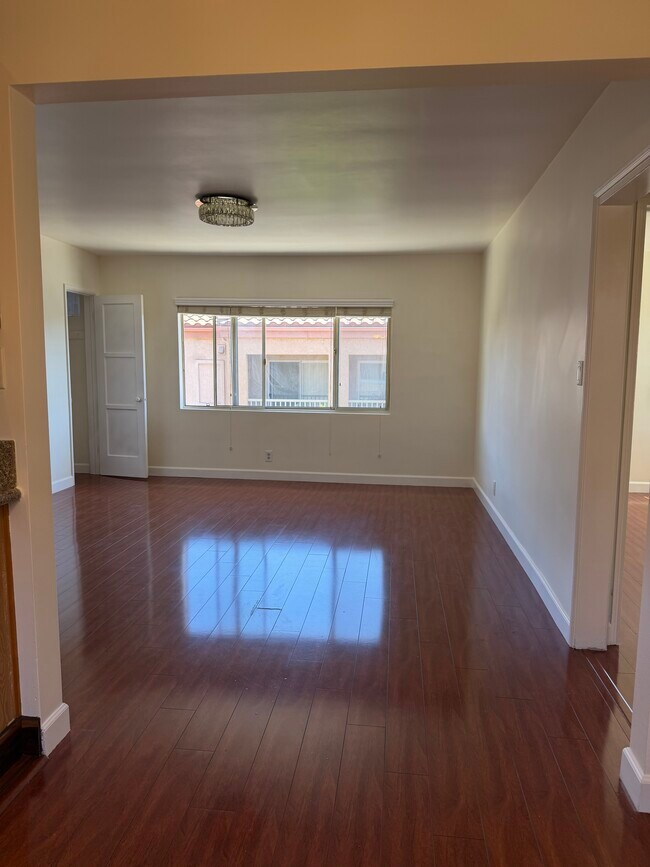 Sala de estar/Comedor - 116 N Belmont St