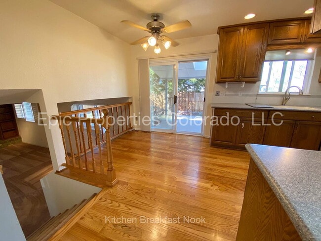 Foto del edificio - Pet-friendly Tri-Level Home with Large Backyard