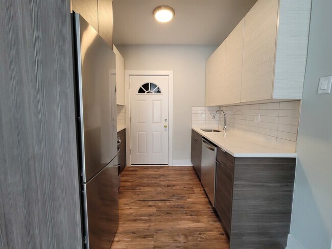 Foto del edificio - 641 W Roscoe St