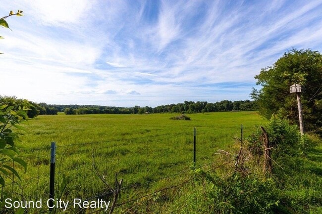 Building Photo - 1 br, 1 bath House - 450 Quarry Rd
