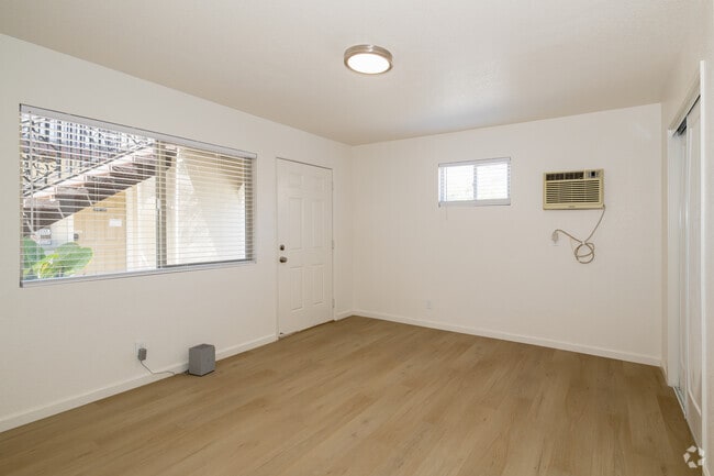 3BR, 1BA - 1,000SF - Bedroom - Solana