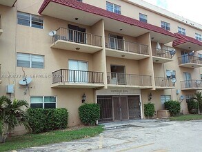 Building Photo - 5100 SW 41st St