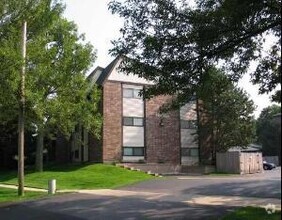 Building Photo - 550 Vine Ave