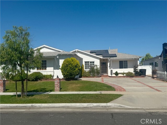 Foto del edificio - 22636 Greenwood Ave