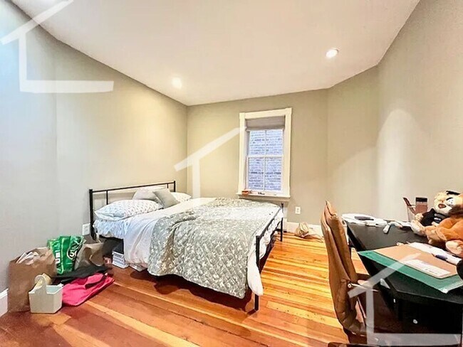 Foto del edificio - 6-Bed 3-Bath Apartment in Mission Hill