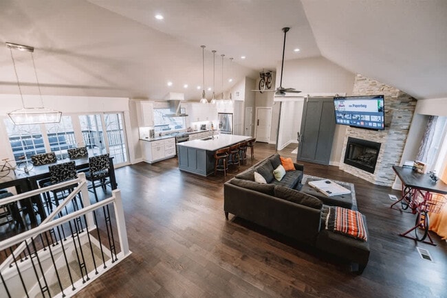 Building Photo - 2104 Almand Dr