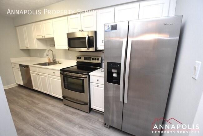 Building Photo - 623 Admiral Dr