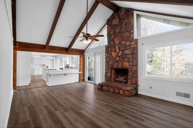 Foto del edificio - 194 Millbrook Farm Rd