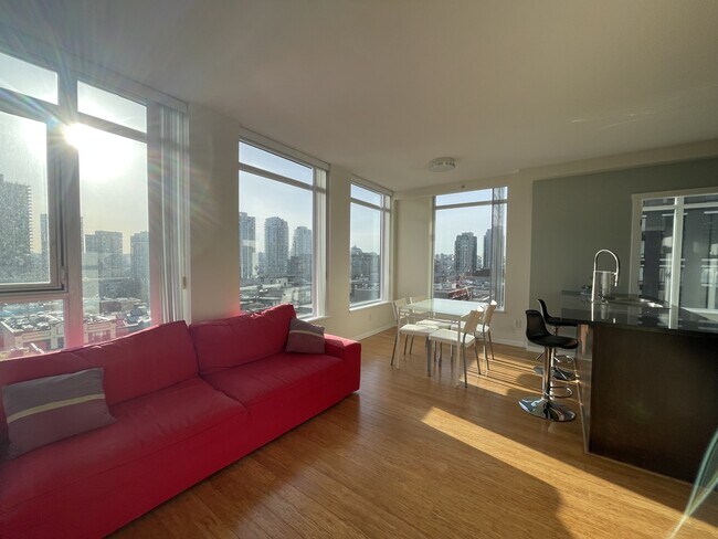 Photo du bâtiment - 1001 Homer St