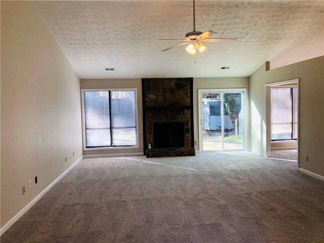 Building Photo - 125 Colony Run
