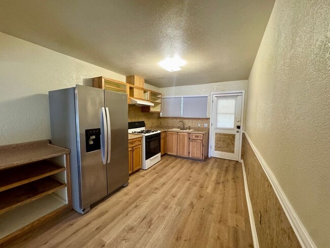 Building Photo - Cute 2/1 Home Available for Immediate Move In!