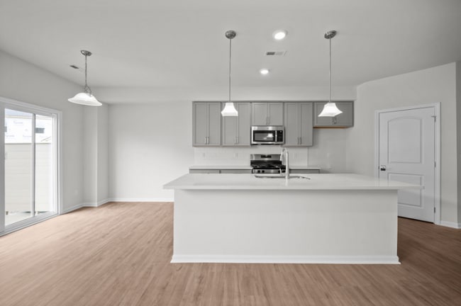 Building Photo - 2405 Salt Springs Dr