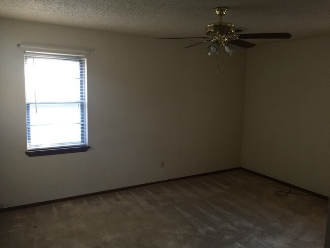 Building Photo - 9100 Skypark Dr