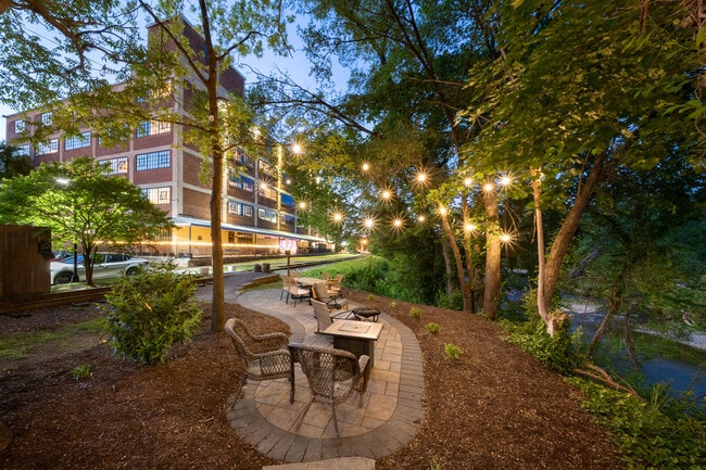 Building Photo - The River House