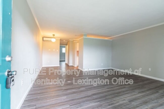 Building Photo - 1685 Alexandria Dr