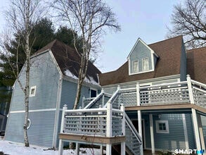 Building Photo - 221 Old Pond Ln